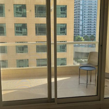 Lovely 1-Bedroom Apartment In The Heart Of Dubai Marina Exterior photo
