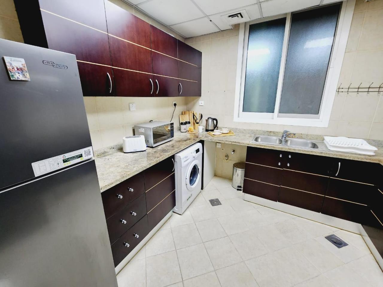 Lovely 1-Bedroom Apartment In The Heart Of Dubai Marina Exterior photo
